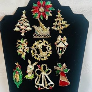 Christmas Brooches Signed Gerry’s Rhinestones Enamel Vintage‎ EUC